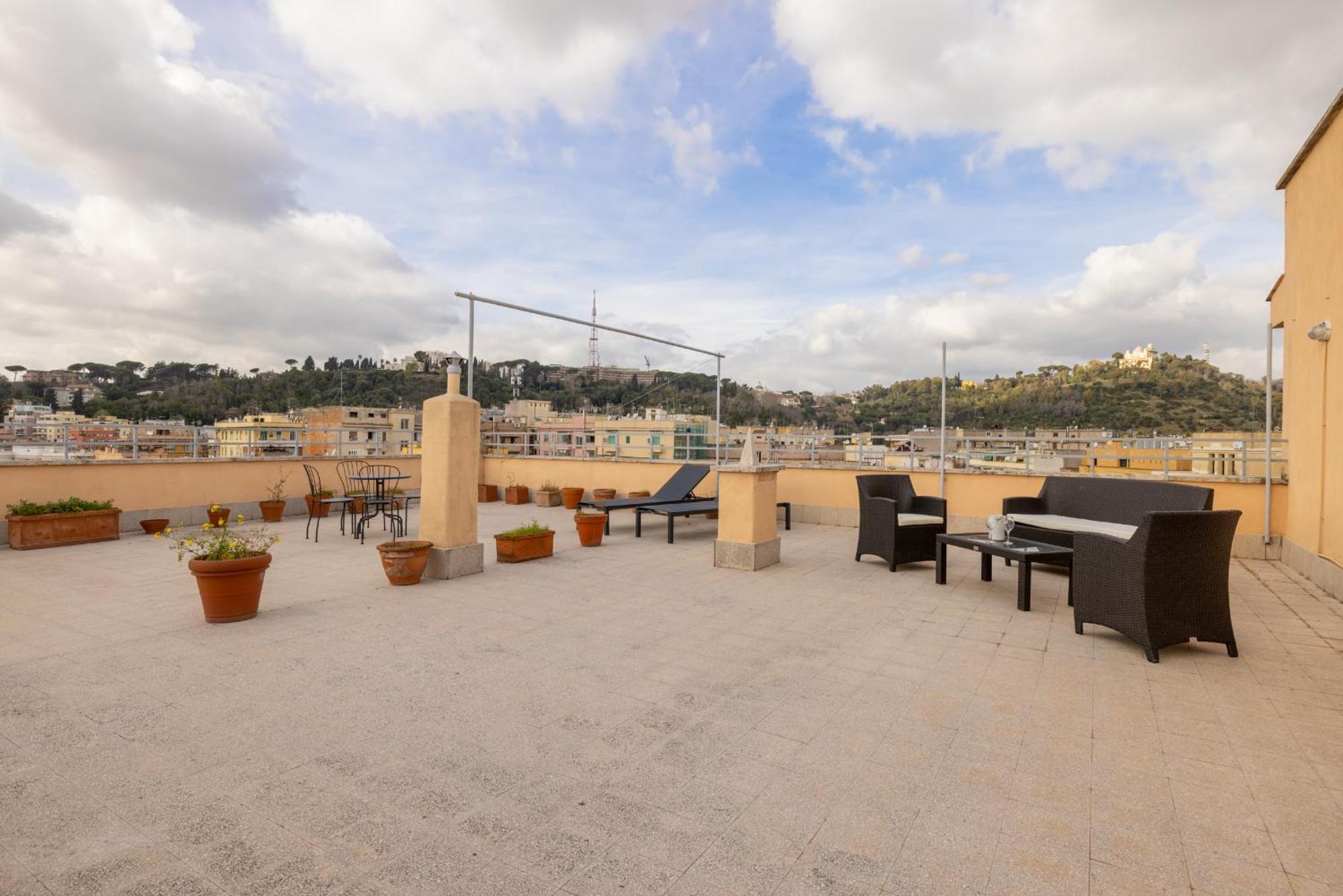 Appartamento Floor With Rooftop Terrace Near St. Peter *